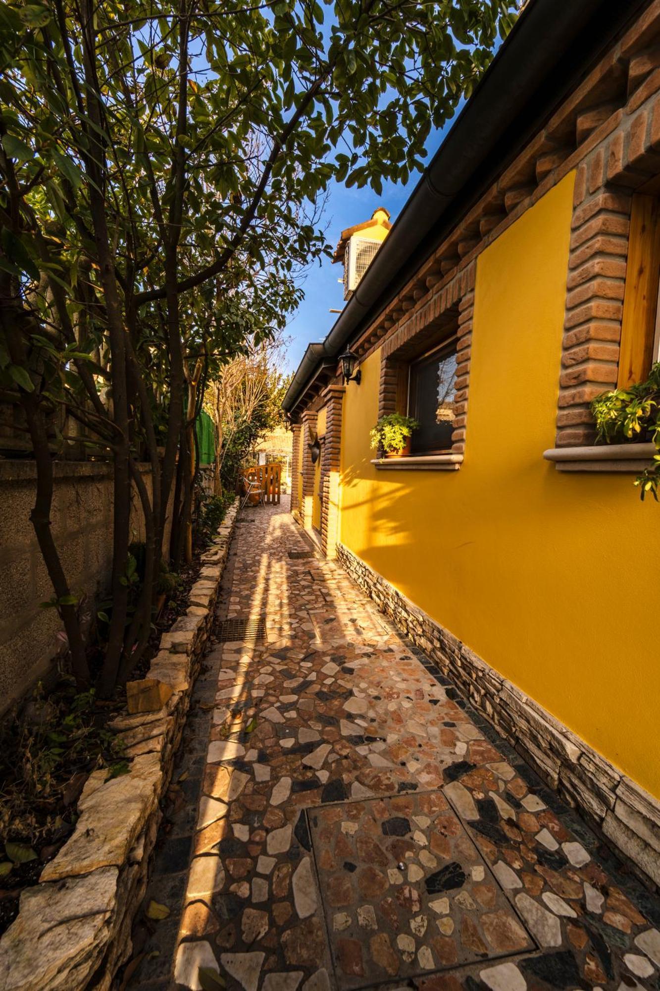 La Loggia Bed and Breakfast Comacchio Exteriör bild