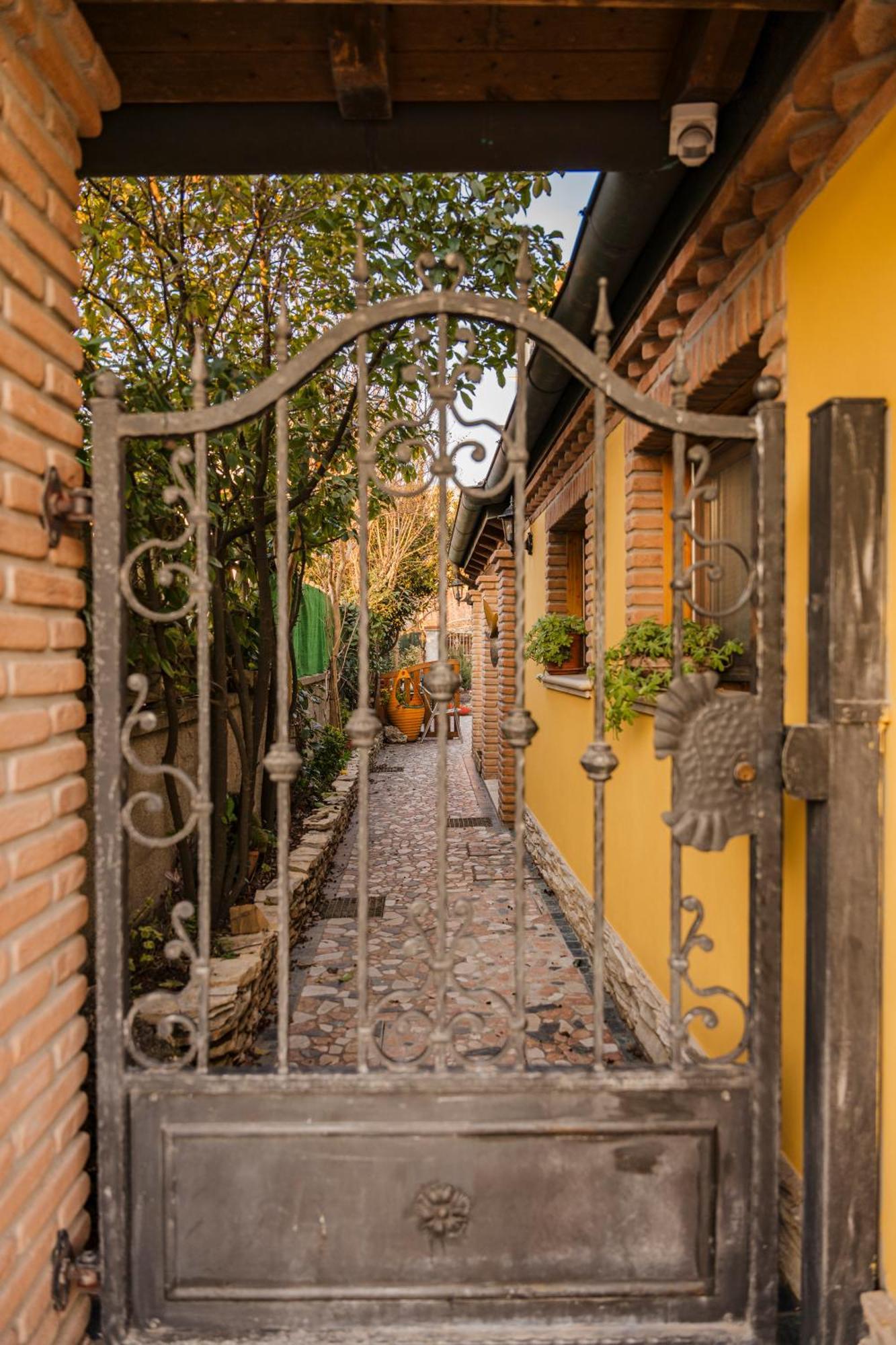 La Loggia Bed and Breakfast Comacchio Exteriör bild