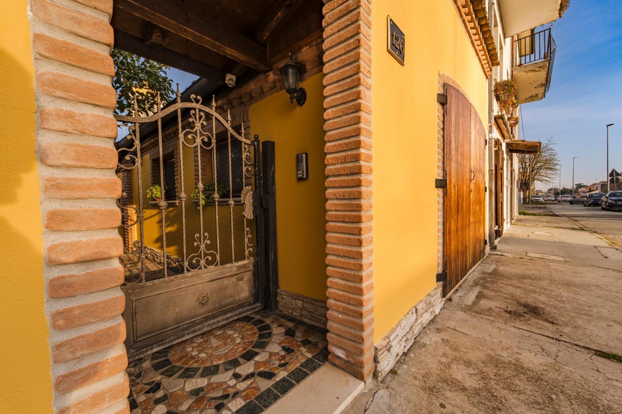 La Loggia Bed and Breakfast Comacchio Exteriör bild